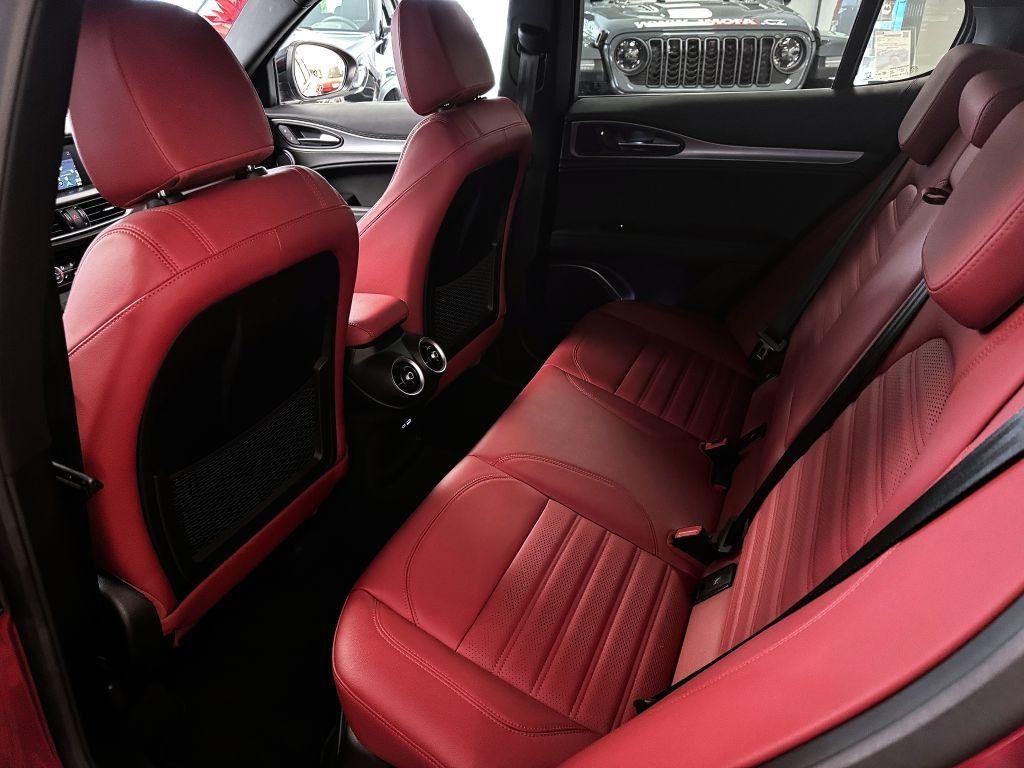 Alfa Romeo Stelvio 2.0T 280k AT8 ZF Q4 4x4 Veloce, reg. 02/2023