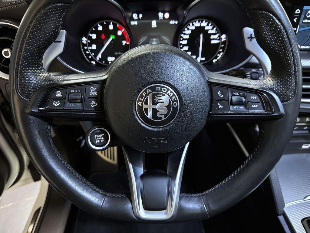 Alfa Romeo Stelvio 2.0T 280k AT8 ZF Q4 4x4 Veloce, reg. 05/2020