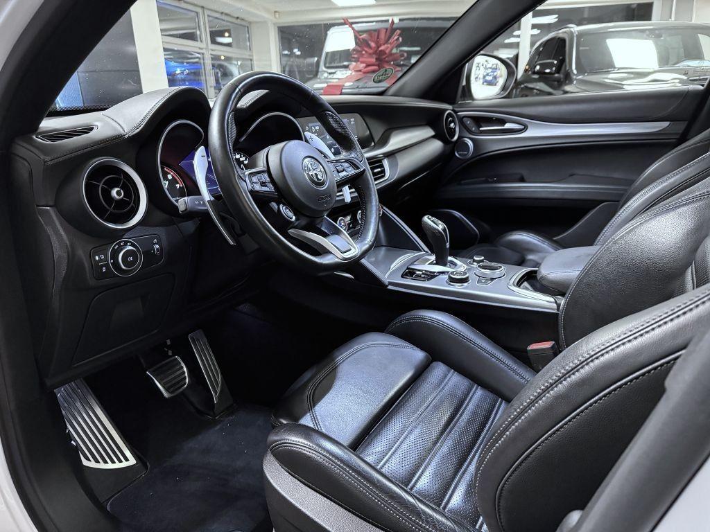 Alfa Romeo Stelvio 2.0T 280k AT8 ZF Q4 4x4 Veloce, reg. 05/2020