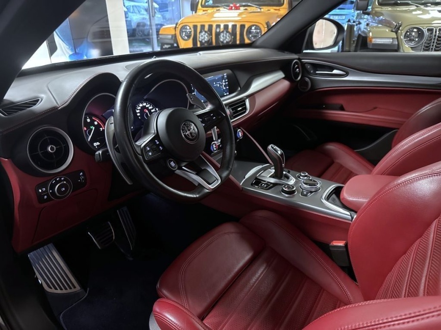 Alfa Romeo Stelvio 2.0T 280k AT8 ZF Q4 4x4 Veloce