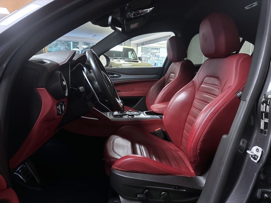 Alfa Romeo Stelvio 2.0T 280k AT8 ZF Q4 4x4 Veloce