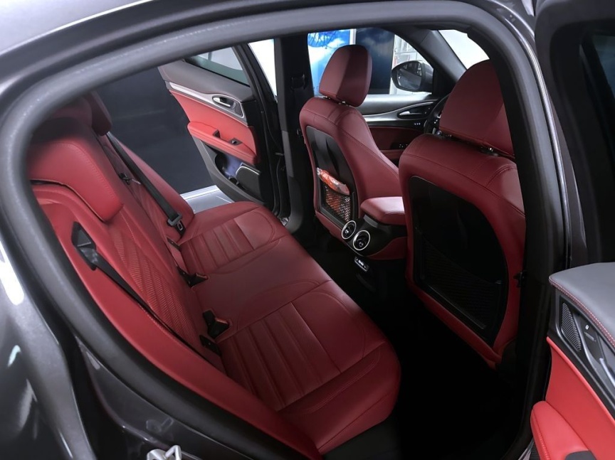 Alfa Romeo Stelvio 2.0T 280k AT8 ZF Q4 4x4 Veloce