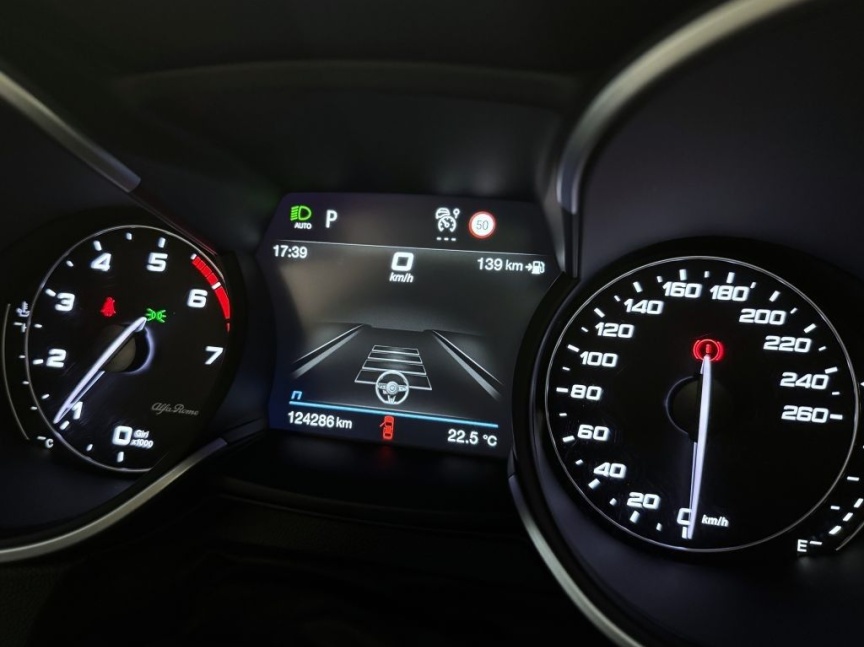 Alfa Romeo Stelvio 2.0T 280k AT8 ZF Q4 4x4 Veloce