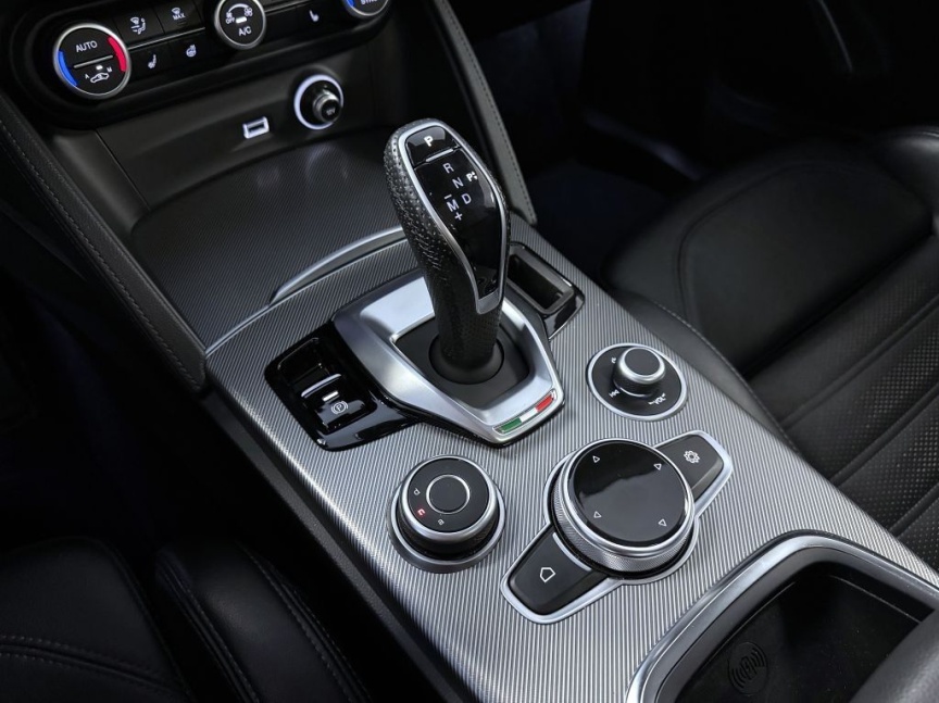 Alfa Romeo Stelvio 2.0T 280k AT8 ZF Q4 4x4 Veloce