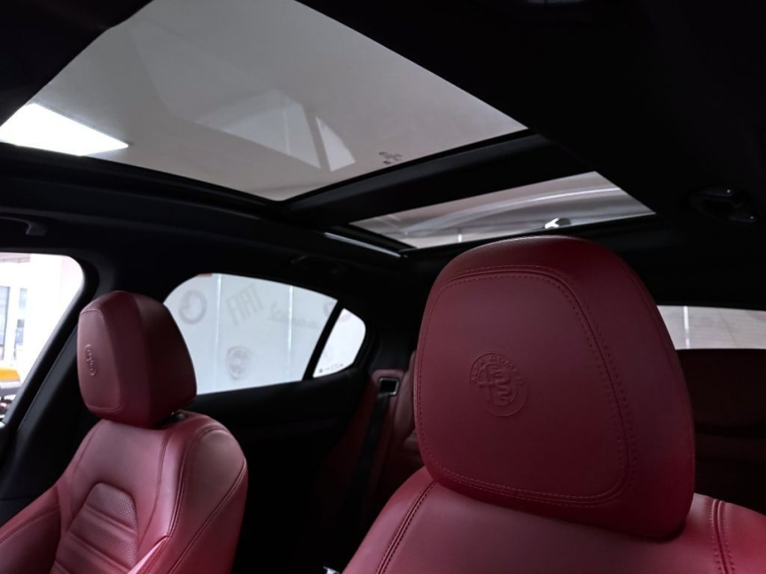 Alfa Romeo Stelvio 2.0T 280k AT8 ZF Q4 4x4 Veloce