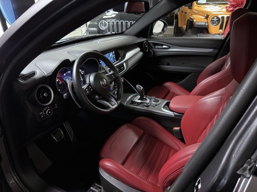 Alfa Romeo Stelvio 2.0T 280k AT8 ZF Q4 4x4 Veloce