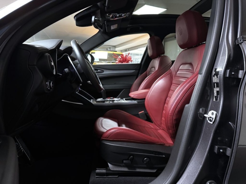 Alfa Romeo Stelvio 2.0T 280k AT8 ZF Q4 4x4 Veloce