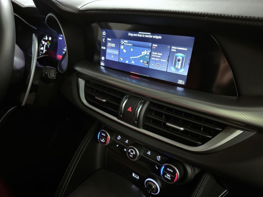 Alfa Romeo Stelvio 2.0T 280k AT8 ZF Q4 4x4 Veloce