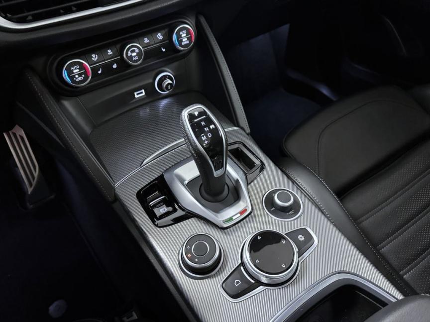 Alfa Romeo Stelvio 2.0T 280k AT8 ZF Q4 4x4 Veloce