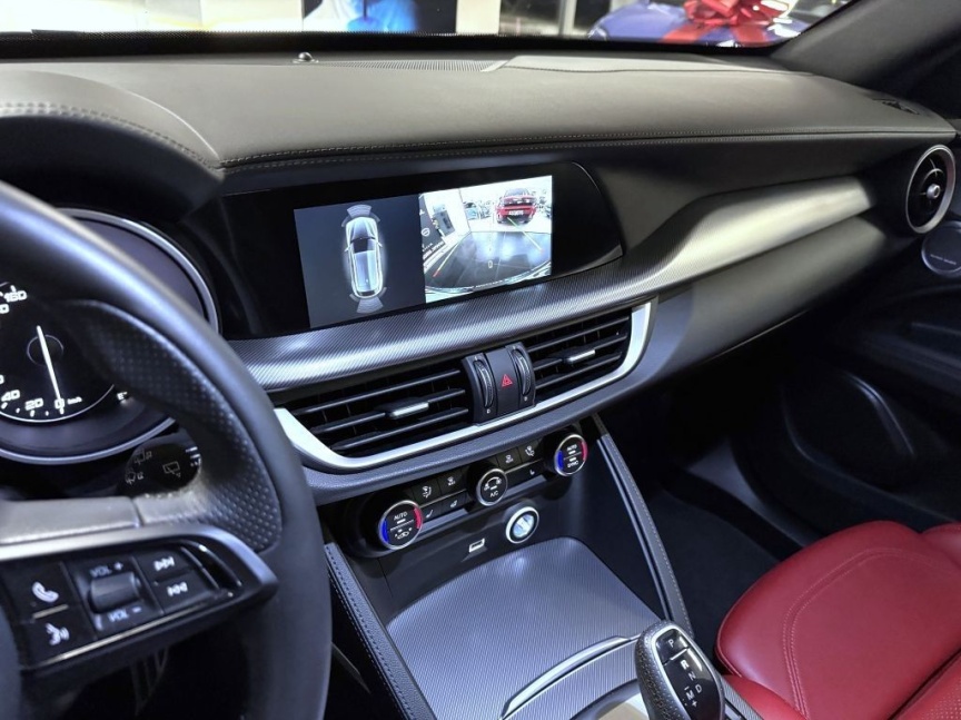 Alfa Romeo Stelvio 2.0T 280k AT8 ZF Q4 4x4 Veloce