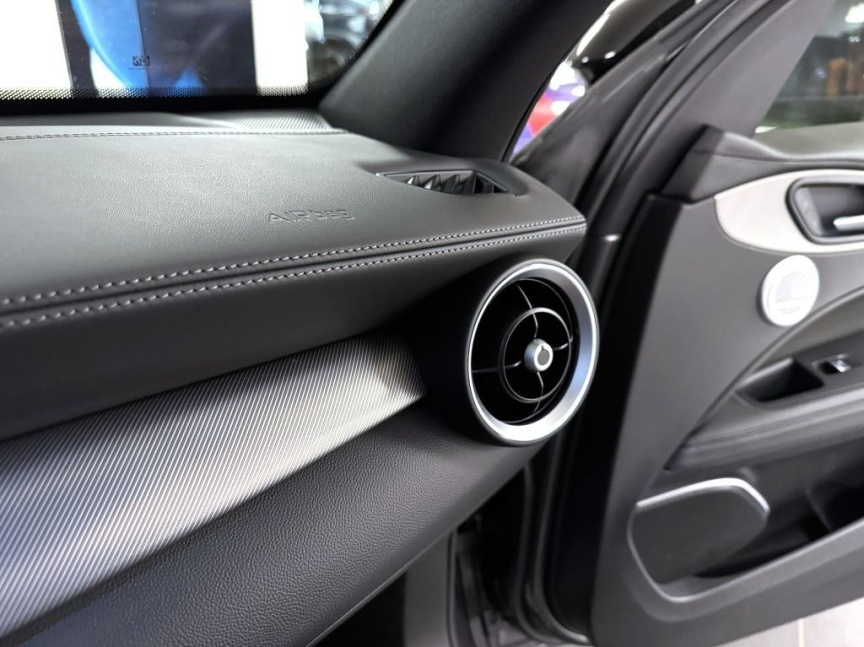 Alfa Romeo Stelvio 2.0T 280k AT8 ZF Q4 4x4 Veloce