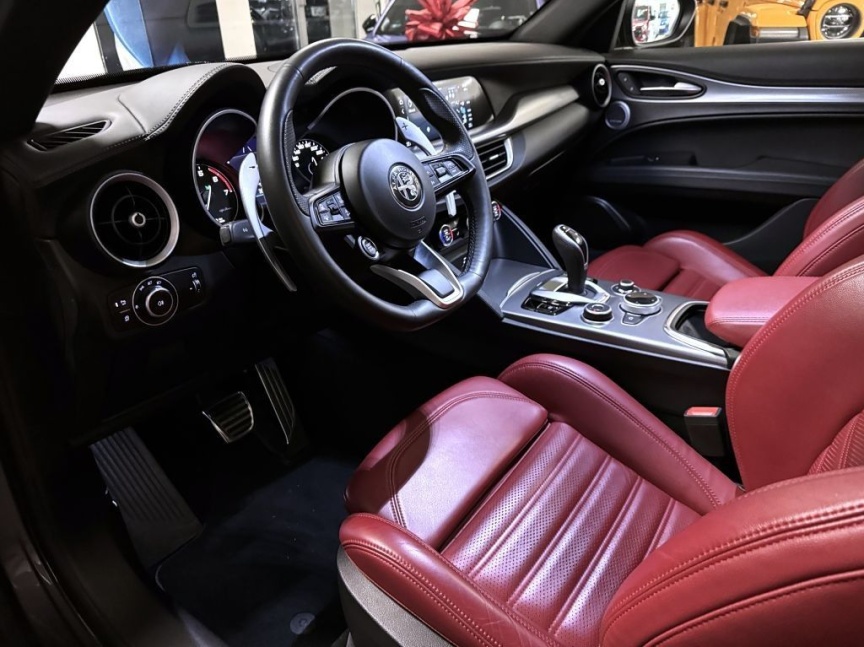 Alfa Romeo Stelvio 2.0T 280k AT8 ZF Q4 4x4 Veloce