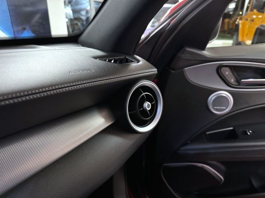 Alfa Romeo Stelvio 2.0T 280k AT8 ZF Q4 4x4 Veloce