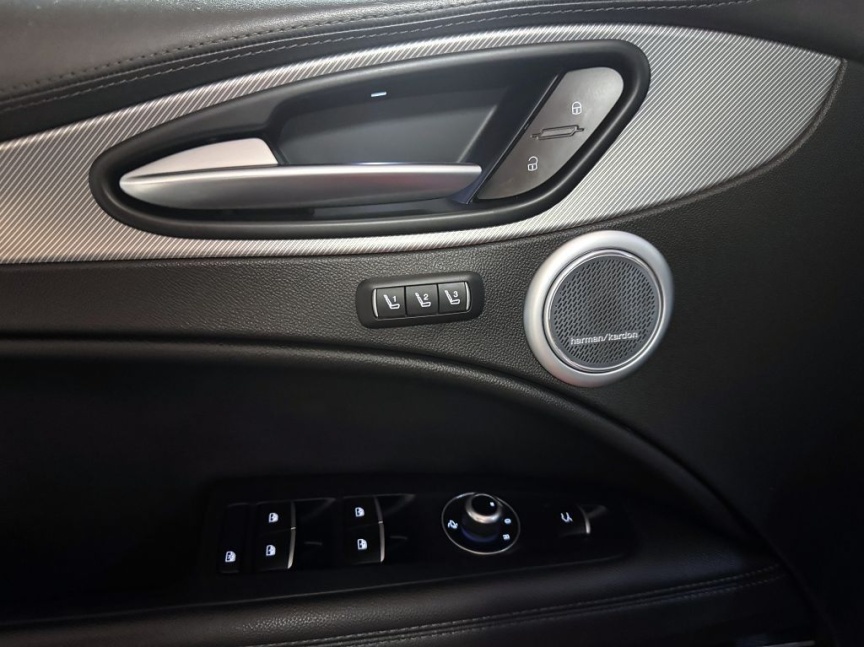 Alfa Romeo Stelvio 2.0T 280k AT8 ZF Q4 4x4 Veloce