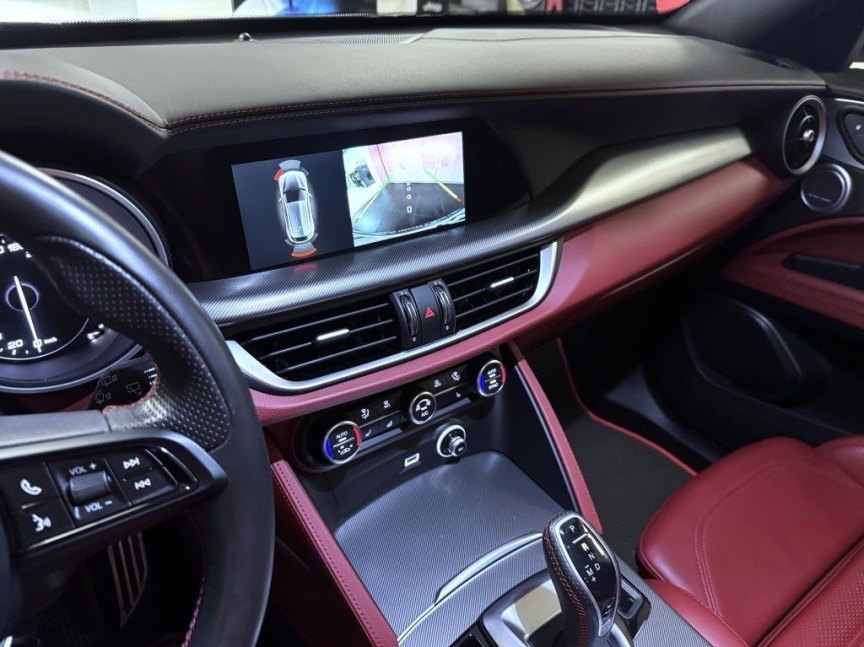 Alfa Romeo Stelvio 2.0T 280k AT8 ZF Q4 4x4 Veloce