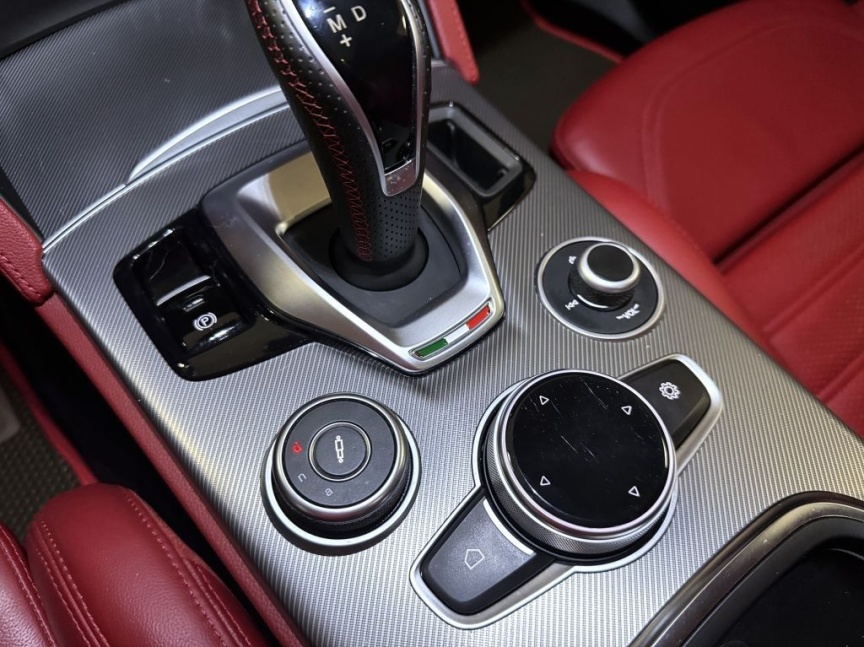 Alfa Romeo Stelvio 2.0T 280k AT8 ZF Q4 4x4 Veloce