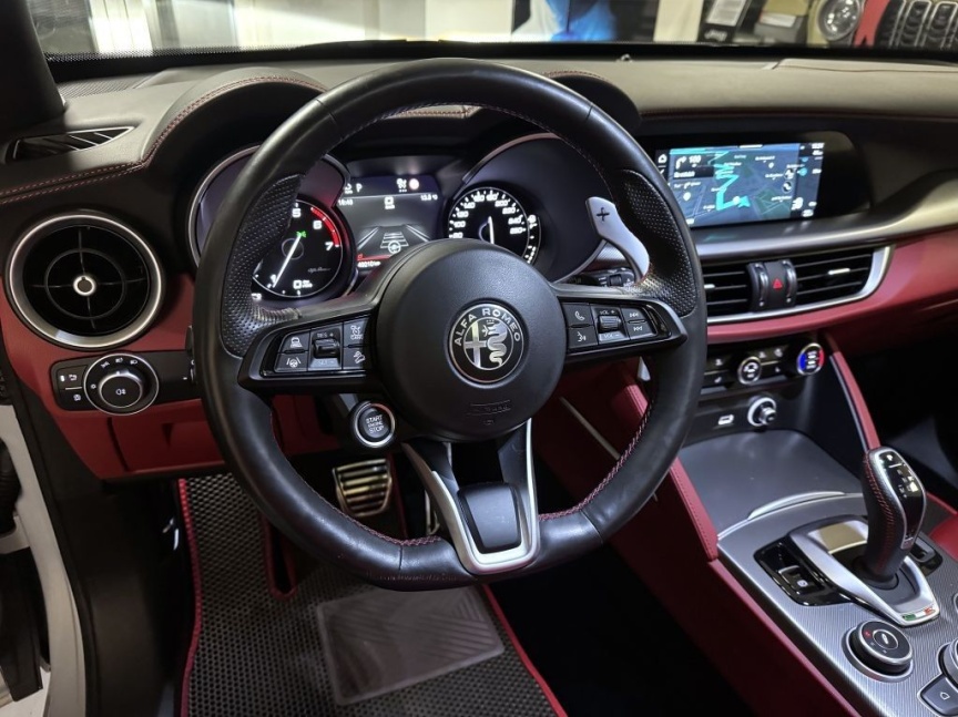 Alfa Romeo Stelvio 2.0T 280k AT8 ZF Q4 4x4 Veloce