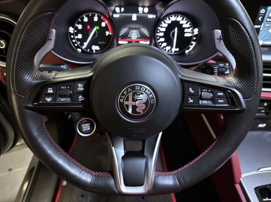 Alfa Romeo Stelvio 2.0T 280k AT8 ZF Q4 4x4 Veloce