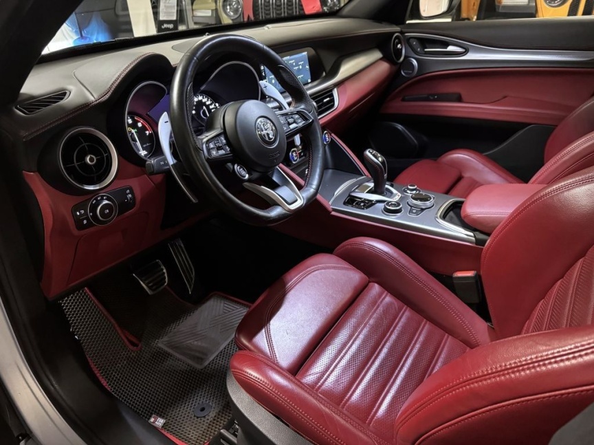 Alfa Romeo Stelvio 2.0T 280k AT8 ZF Q4 4x4 Veloce