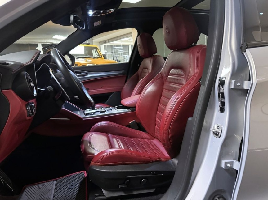 Alfa Romeo Stelvio 2.0T 280k AT8 ZF Q4 4x4 Veloce