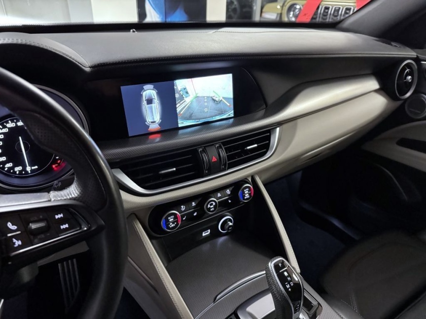 Alfa Romeo Stelvio 2.0T 280k AT8 ZF Q4 4x4 Veloce