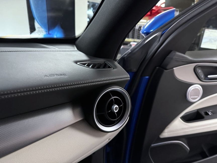 Alfa Romeo Stelvio 2.0T 280k AT8 ZF Q4 4x4 Veloce