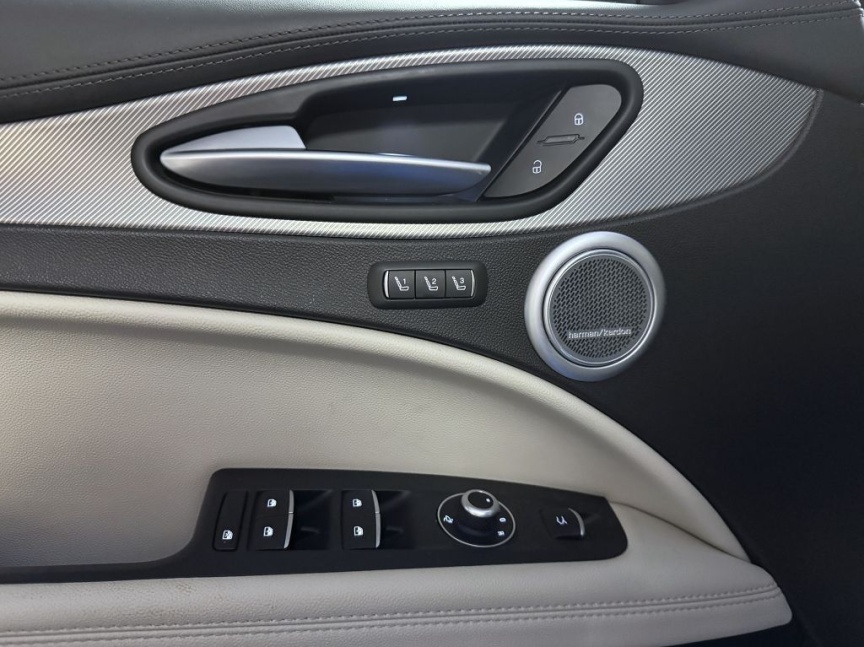 Alfa Romeo Stelvio 2.0T 280k AT8 ZF Q4 4x4 Veloce