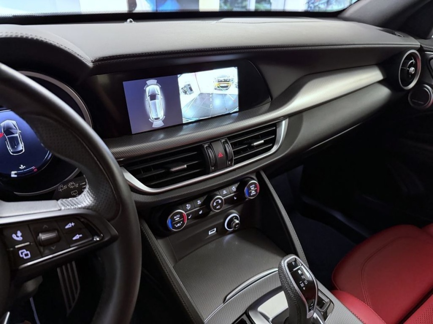 Alfa Romeo Stelvio 2.0T 280k AT8 ZF Q4 4x4 Veloce