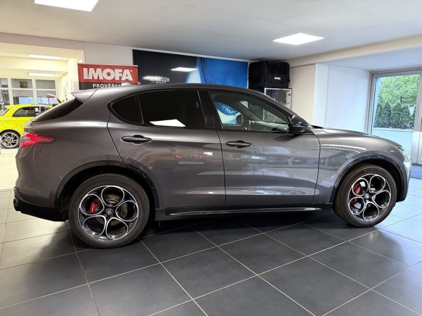 Alfa Romeo Stelvio 2.0T 280k AT8 ZF Q4 4x4 Veloce