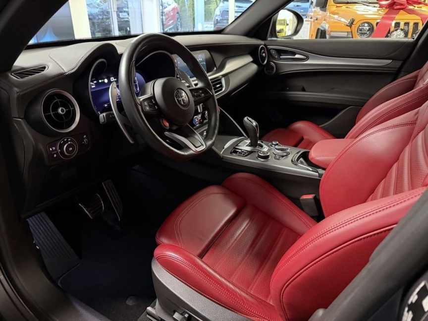Alfa Romeo Stelvio 2.0T 280k AT8 ZF Q4 4x4 Veloce