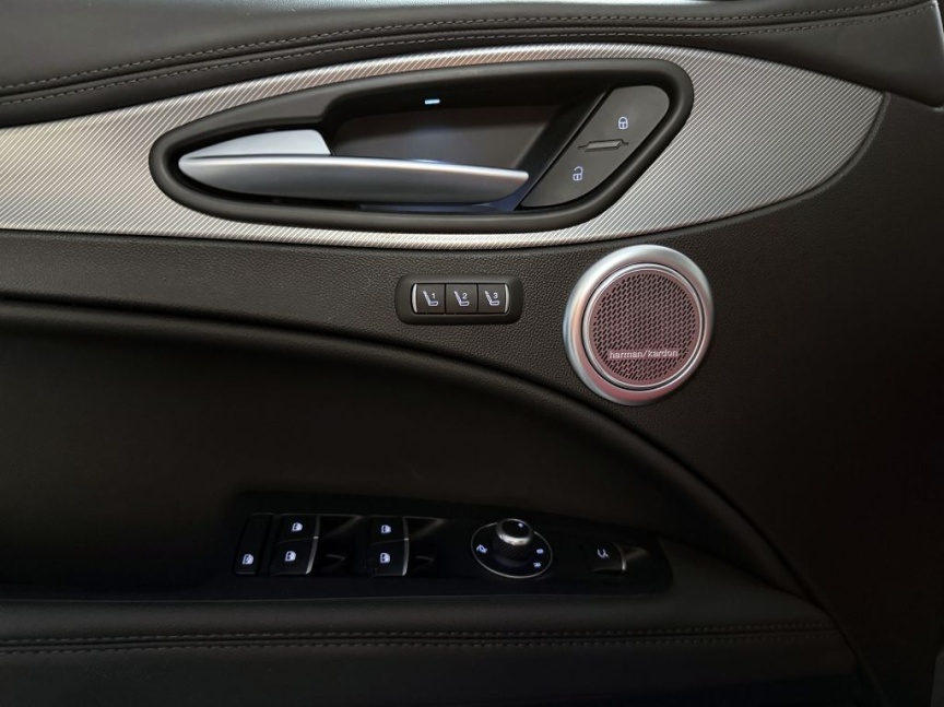 Alfa Romeo Stelvio 2.0T 280k AT8 ZF Q4 4x4 Veloce