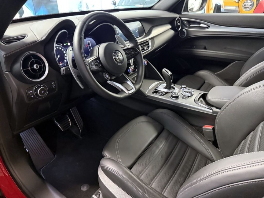 Alfa Romeo Stelvio 2.0T 280k AT8 ZF Q4 4x4 Veloce