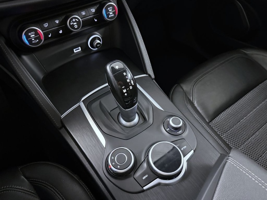 Alfa Romeo Stelvio 2.2 JTD 180k AT8 ZF Q4 4x4 Super