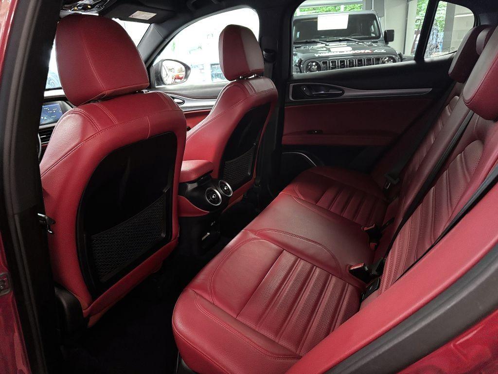 Alfa Romeo Stelvio 2.2 JTD 210k AT8 ZF Q4 4x4 Veloce, reg. 12/2020