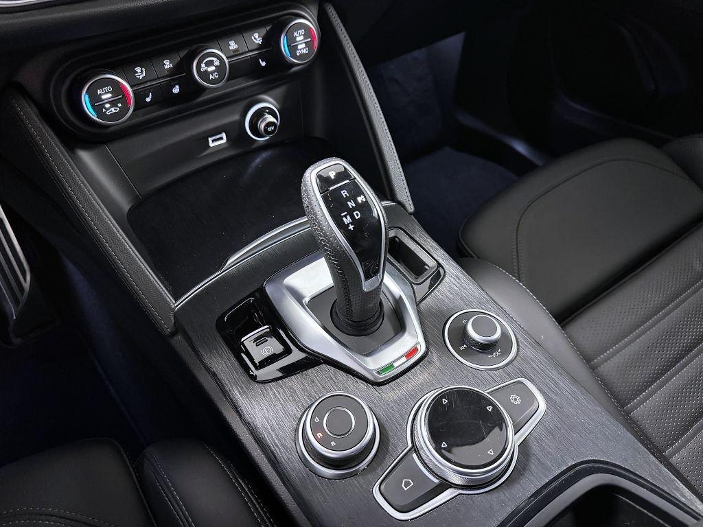 Alfa Romeo Stelvio 2.2 JTDm 210k AT8 ZF Q4 4x4 SPRINT, reg. 03/2024