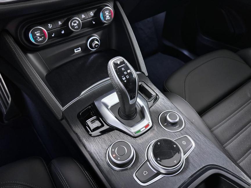 Alfa Romeo Stelvio 2.2 JTDm 210k AT8 ZF Q4 4x4 Sprint