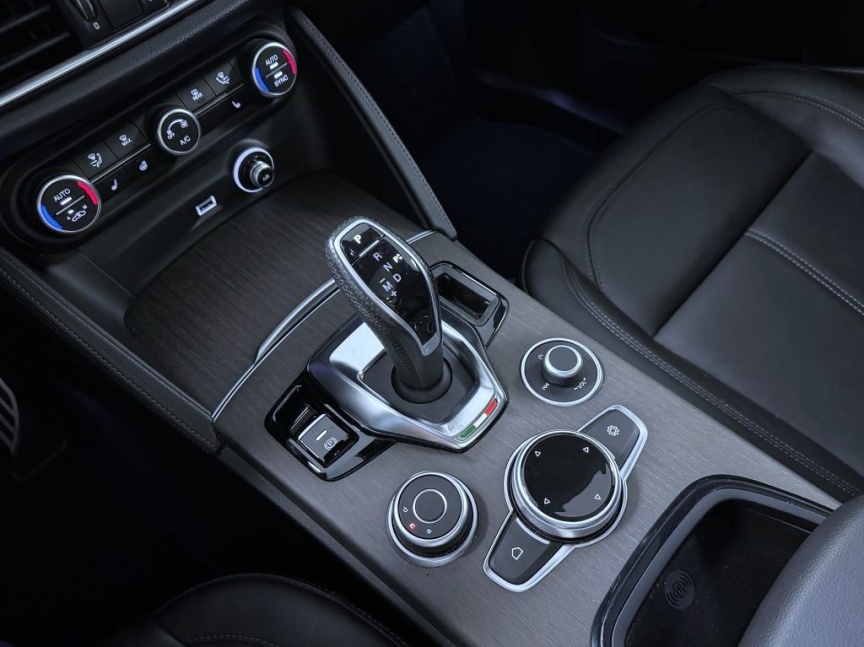 Alfa Romeo Stelvio 2.2 JTDm 210k AT8 ZF Q4 4x4 TI