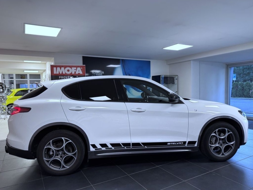 Alfa Romeo Stelvio 2.2 JTDm 210k AT8 ZF Q4 4x4 TI