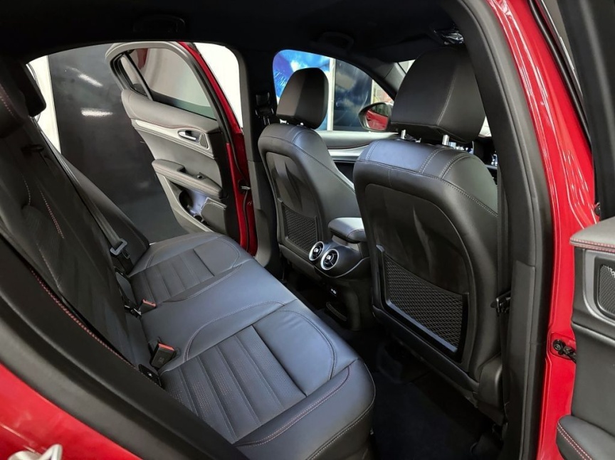 Alfa Romeo Stelvio 2.2 JTDm 210k AT8 ZF Q4 4x4 Tributo