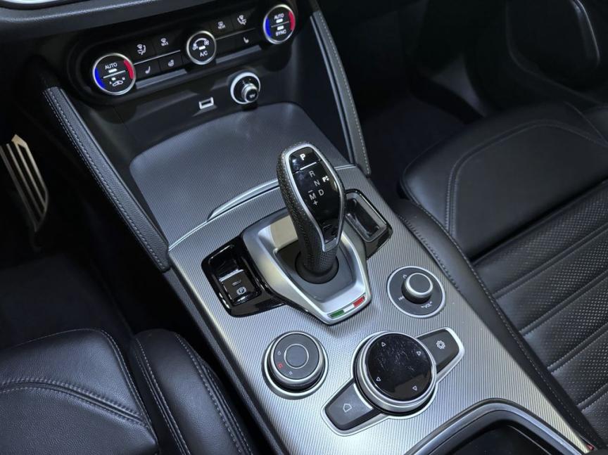 Alfa Romeo Stelvio 2.2 JTDm 210k AT8 ZF Q4 4x4 Veloce