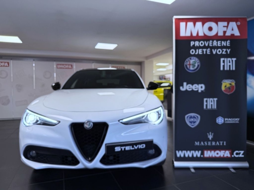 Alfa Romeo Stelvio 2.2 JTDm 210k AT8 ZF Q4 4x4 Veloce