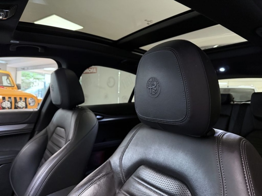 Alfa Romeo Stelvio 2.2 JTDm 210k AT8 ZF Q4 4x4 Veloce