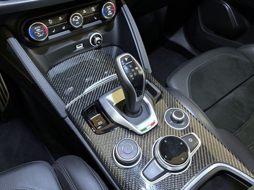 Alfa Romeo Stelvio 2.9 V6 BiTurbo 510k AT8 ZF Q4 4x4 QV reg. 10/2021