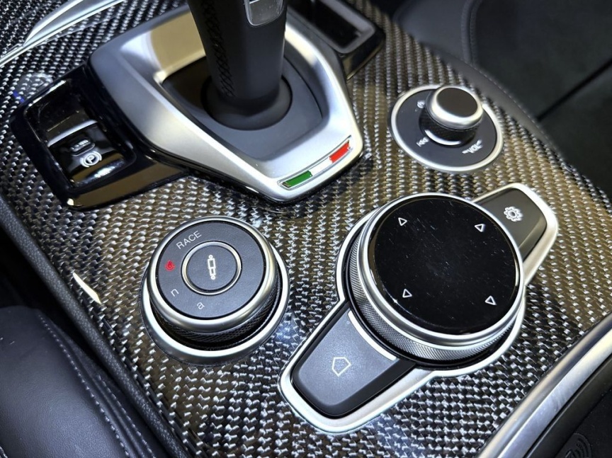 Alfa Romeo Stelvio 2.9 V6 BiTurbo 510k AT8 ZF Q4 4x4 QV reg. 10/2021