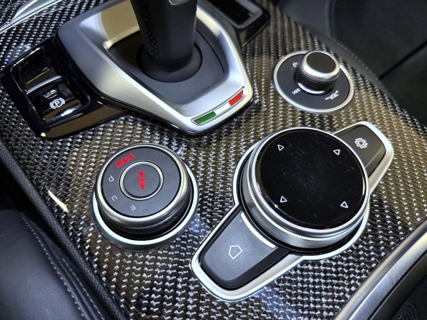 Alfa Romeo Stelvio 2.9 V6 BiTurbo 510k AT8 ZF Q4 4x4 QV reg. 10/2021