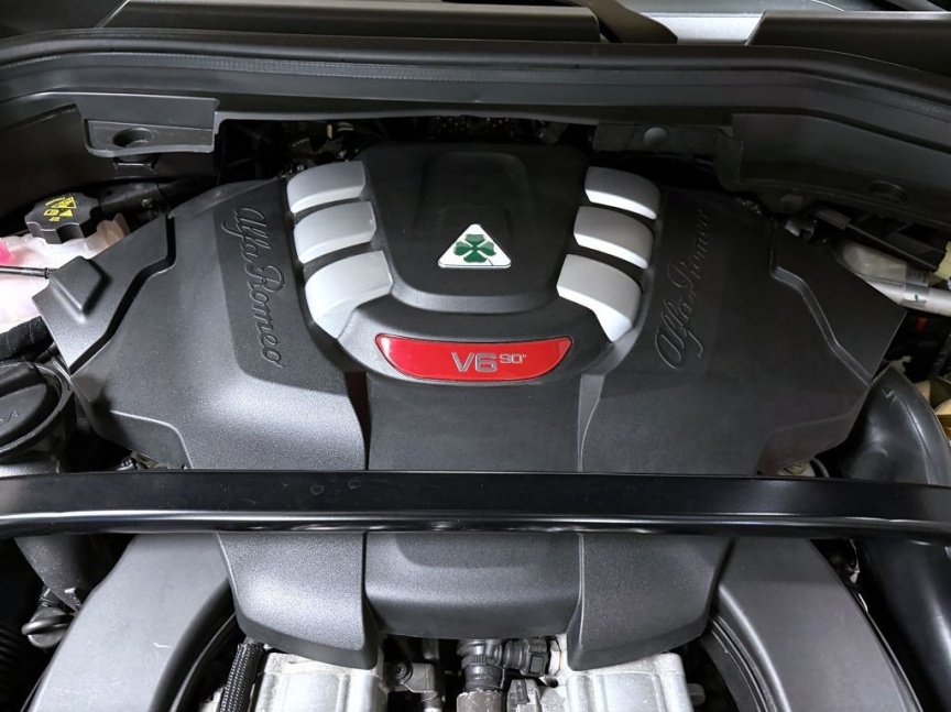 Alfa Romeo Stelvio 2.9 V6 BiTurbo 510k AT8 ZF Q4 4x4 QV reg. 10/2021