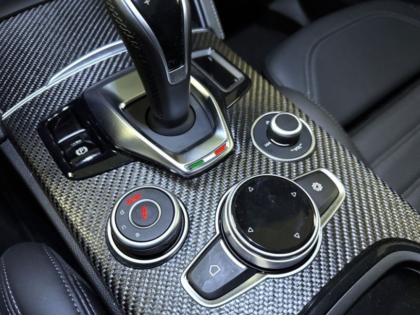 Alfa Romeo Stelvio 2.9 V6 BiTurbo 520k AT8 ZF Q4 4x4 QV