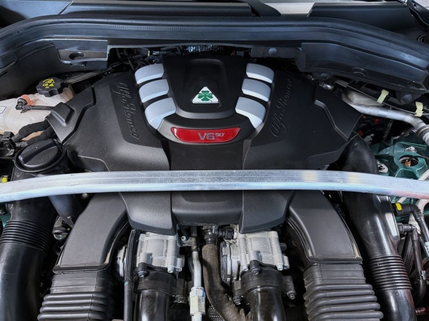 Alfa Romeo Stelvio 2.9 V6 BiTurbo 520k AT8 ZF Q4 4x4 QV