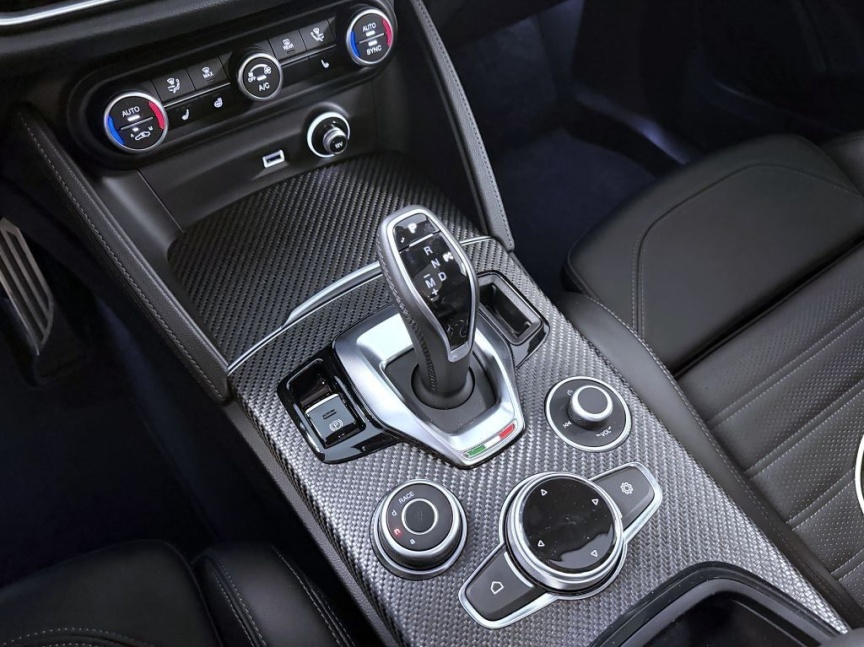 Alfa Romeo Stelvio 2.9 V6 BiTurbo 520k AT8 ZF Q4 4x4 QV