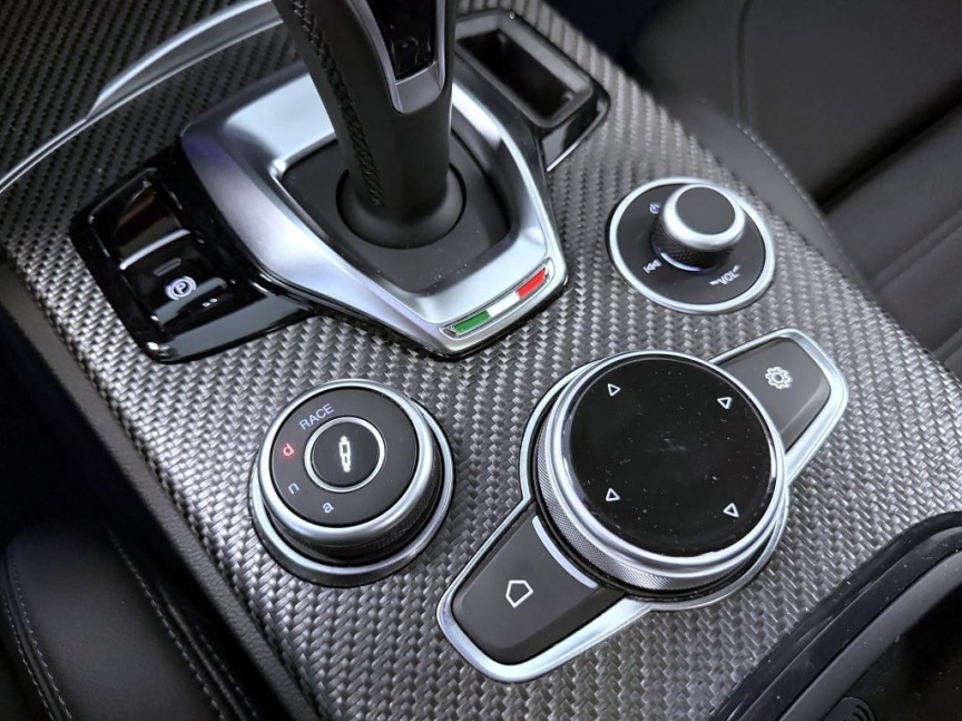Alfa Romeo Stelvio 2.9 V6 BiTurbo 520k AT8 ZF Q4 4x4 QV